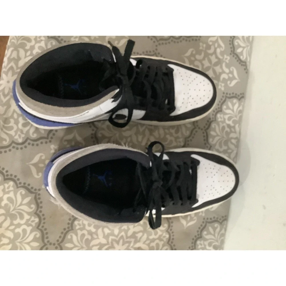 Size 10 Jordan 1 Mid Royal Black Toe